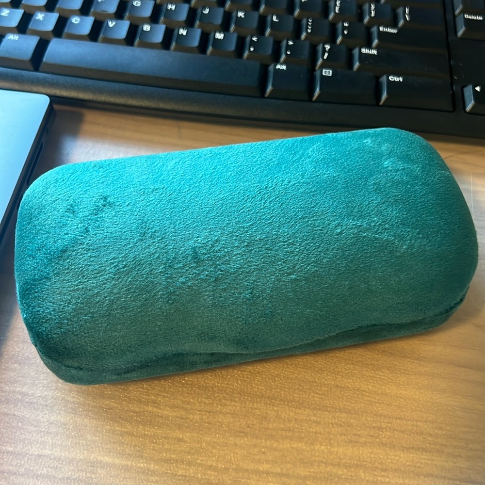 gucci sunglasses/ eye glasses empty case